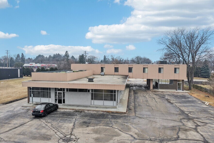 More Photos Of 8050 N Port Washington Rd, Fox Point Office For Sale