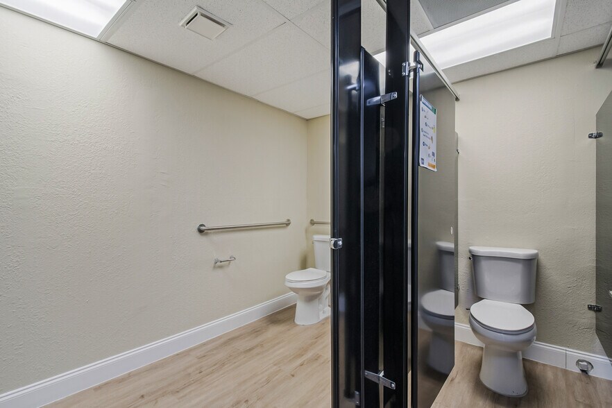 More Photos Of 440 Plumosa Ave, Casselberry Warehouse For Lease