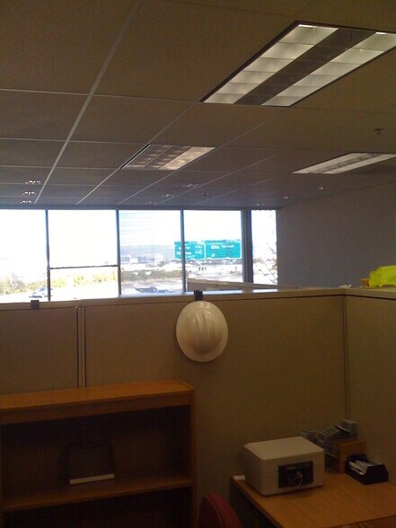 More Photos Of 299 Fairchild Dr, Mountain View Light Distribution For Lease
