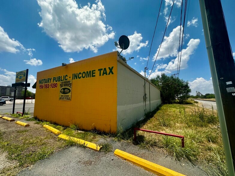 More Photos Of 120 W US Highway 83, San Juan Flex For Sale