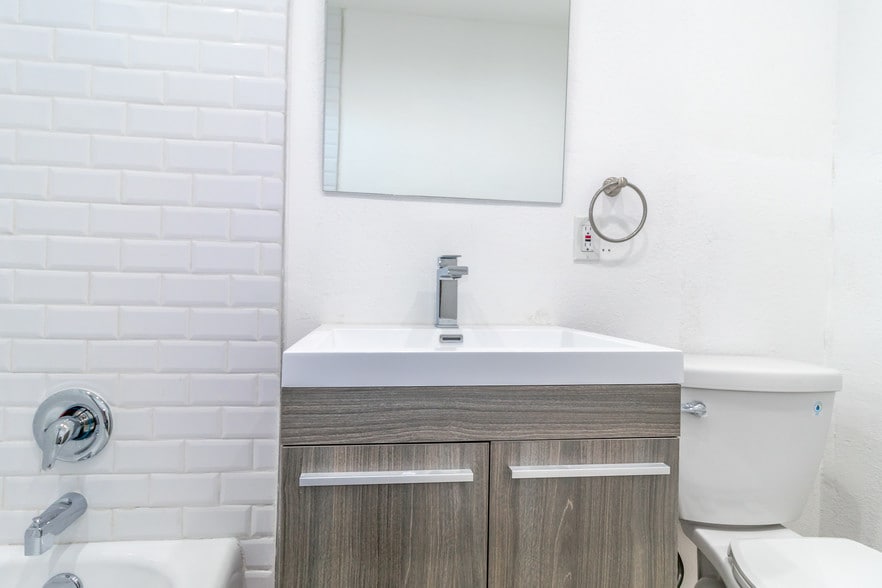 More Photos Of 2201 NE 14th Ave, Wilton Manors Apartments For Sale