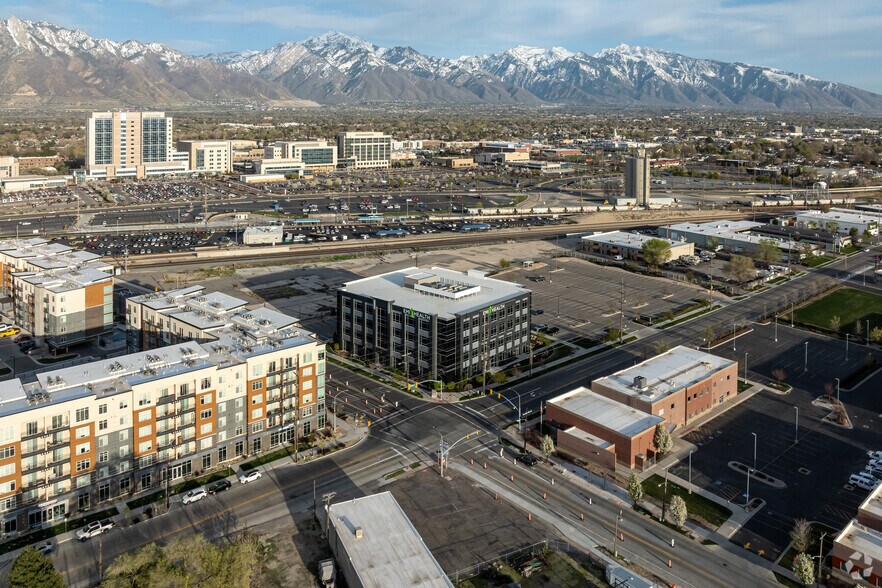 More Photos Of 5101 S Commerce Dr, Murray Office For Lease