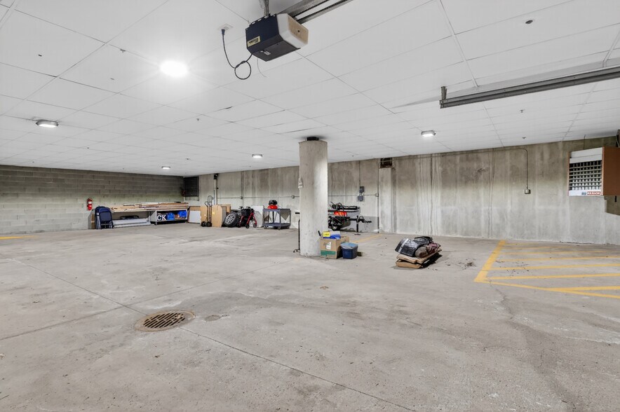 More Photos Of 8451 Boulder Ct, Commerce Township Office For Lease