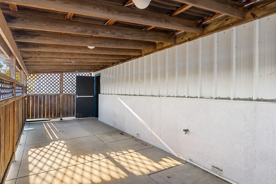 More Photos Of 3537 W Two Mile House Rd, Columbus General Retail For Lease