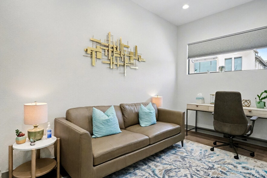 More Photos Of 205 Bella Katy Dr, Katy Medical For Lease