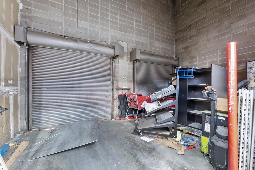 More Photos Of 121 S Sprigg St, Cape Girardeau Supermarket For Sale
