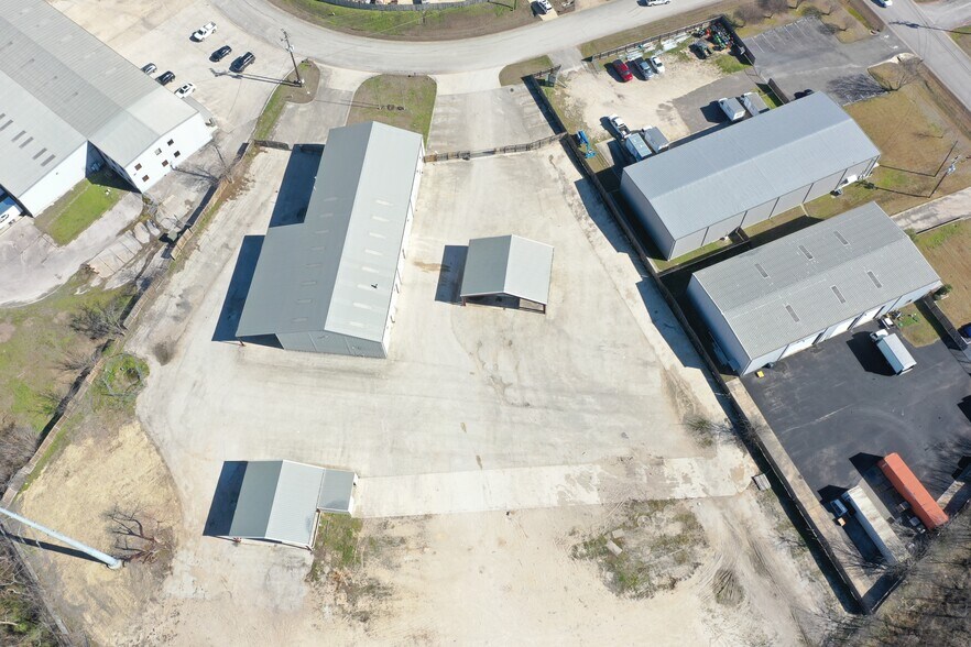 More Photos Of 168 Park 35 Cv N, Buda Warehouse For Lease