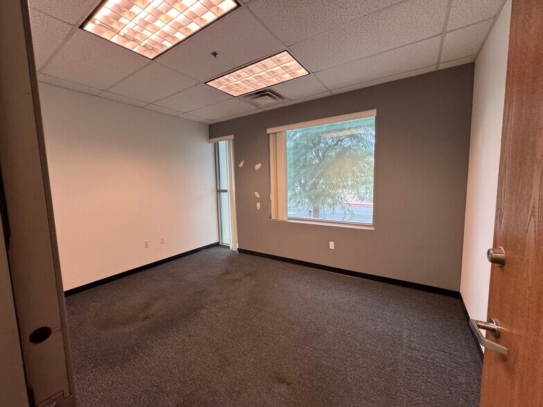 More Photos Of 30695 Hill St, Thousand Palms Warehouse For Lease