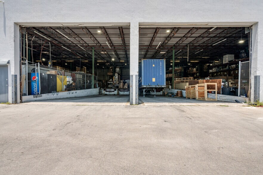 More Photos Of 3353 NW 74th Ave, Miami Industrial For Sale