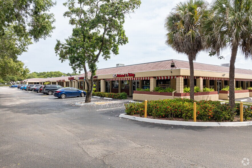 Primary Photo Of 8106-8186 N University Dr, Tamarac Freestanding For Lease