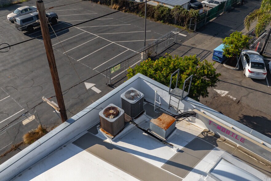 More Photos Of 525 S Coast Hwy 101, Oceanside Freestanding For Sale