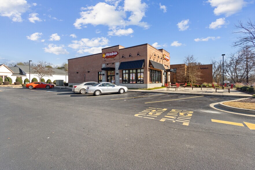 More Photos Of 113 N Broad St, Winder Freestanding For Sale