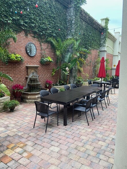 More Photos Of 128 S Beach St, Daytona Beach Apartments For Lease