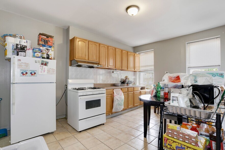 More Photos Of 724-726 Grand St, Jersey City Storefront Retail Residential For Sale