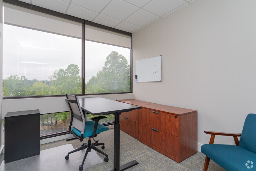 More Photos Of 3300 Battleground Ave, Greensboro Office For Lease