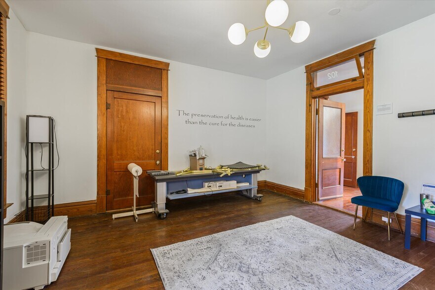 More Photos Of 119 E 20th St, Houston Office Residential For Sale