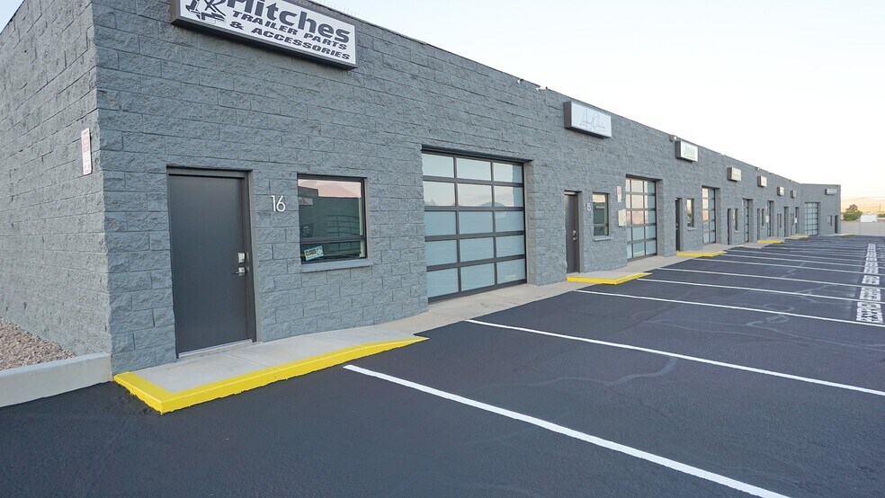 More Photos Of 4030 Stockton Hill Rd, Kingman Light Distribution For Lease