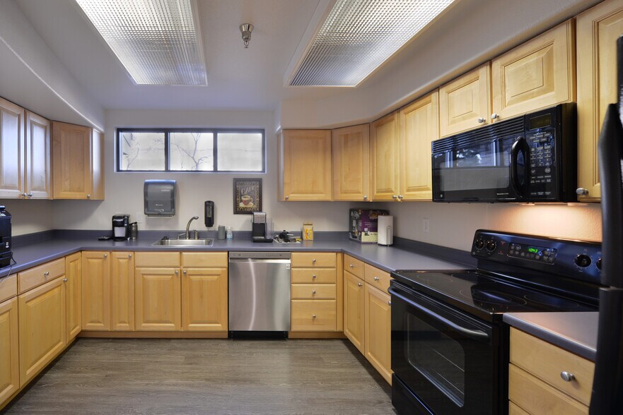 More Photos Of 2002 Caribou Dr, Fort Collins Office For Sale