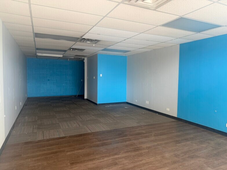 More Photos Of 2715 S Colorado Blvd, Denver Unknown For Lease