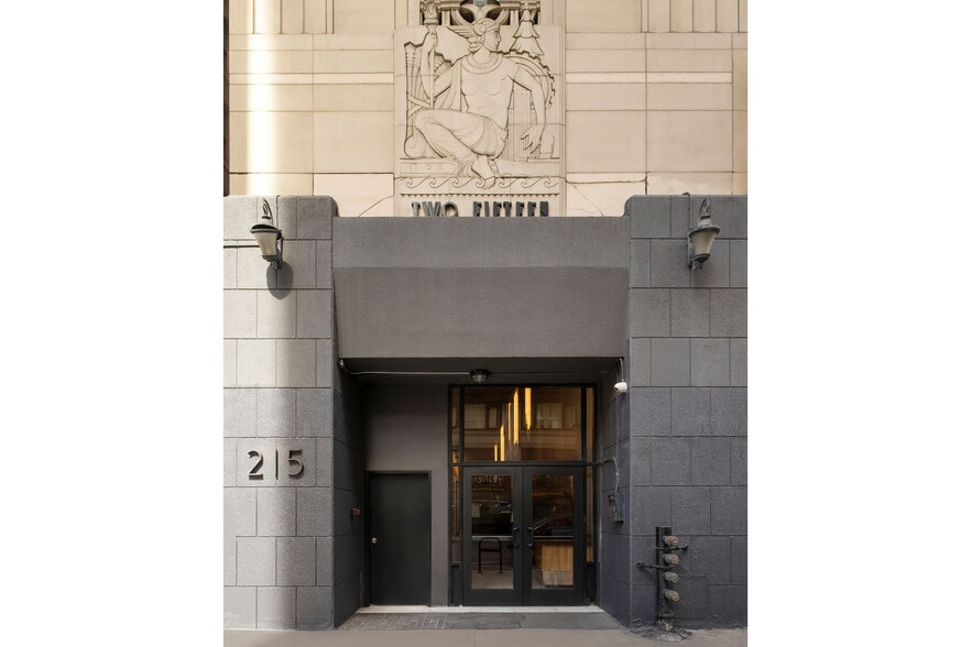 More Photos Of 215 W 7th St, Los Angeles Apartments For Sale