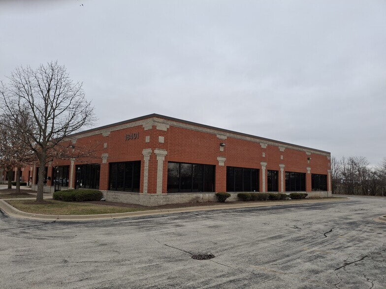 More Photos Of 18401 Maple Creek Dr, Tinley Park Medical For Lease