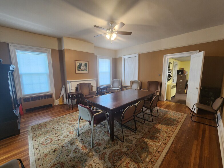 More Photos Of 4408 Albany Post Rd, Hyde Park Specialty For Sale