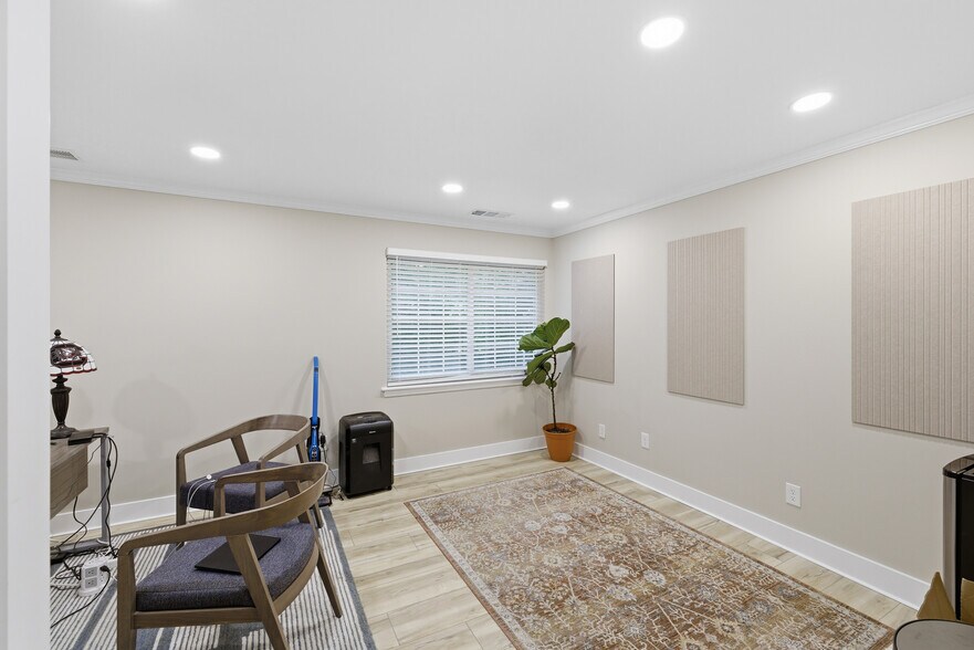 More Photos Of 4651 Roswell Rd NE, Atlanta Medical For Lease