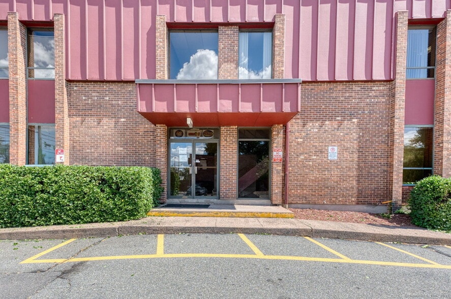 More Photos Of 135 Burnside Ave, East Hartford Office For Sale