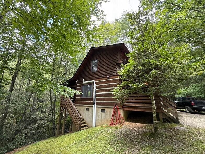 More Photos Of 1105 Fall Creek Rd, Purlear Specialty For Sale