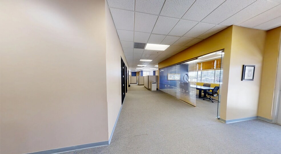 More Photos Of 17100 N 67th Ave, Glendale Office For Sale