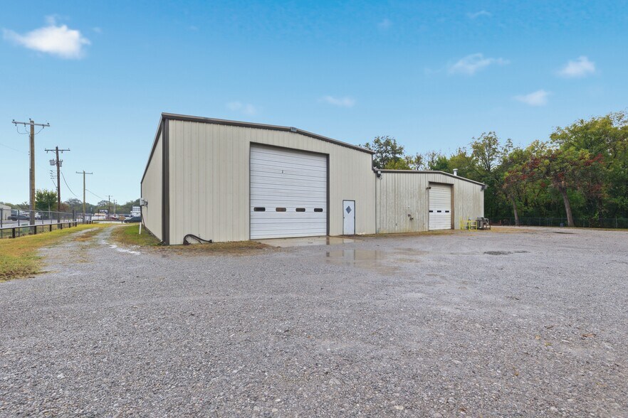 Primary Photo Of 654 W 138th St, Glenpool Industrial For Lease