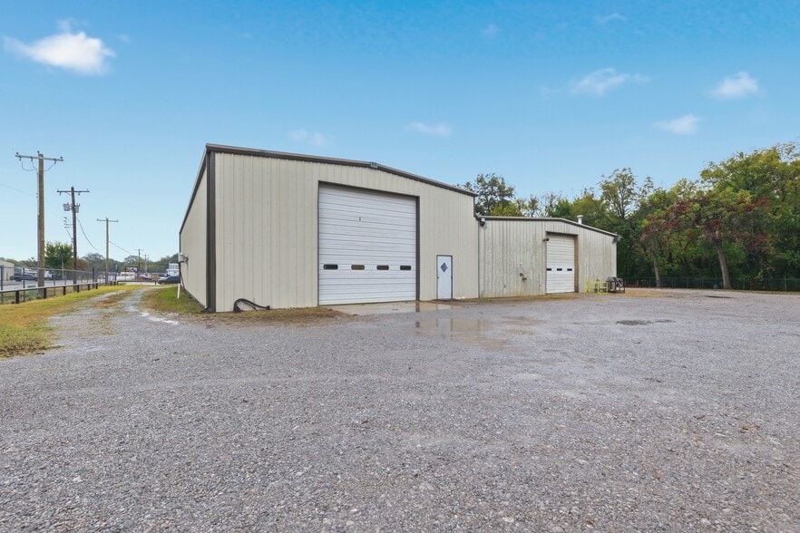 More Photos Of 654 W 138th St, Glenpool Industrial For Sale