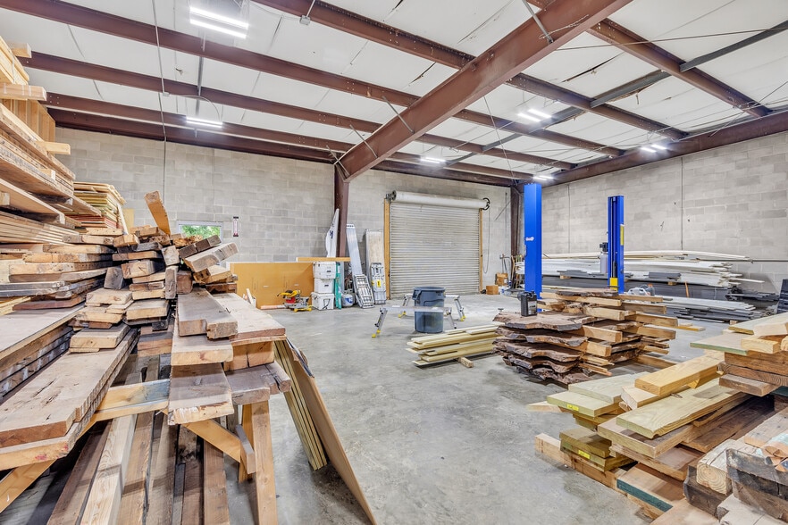 More Photos Of 1827 Killingsworth Rd, Augusta Warehouse For Lease