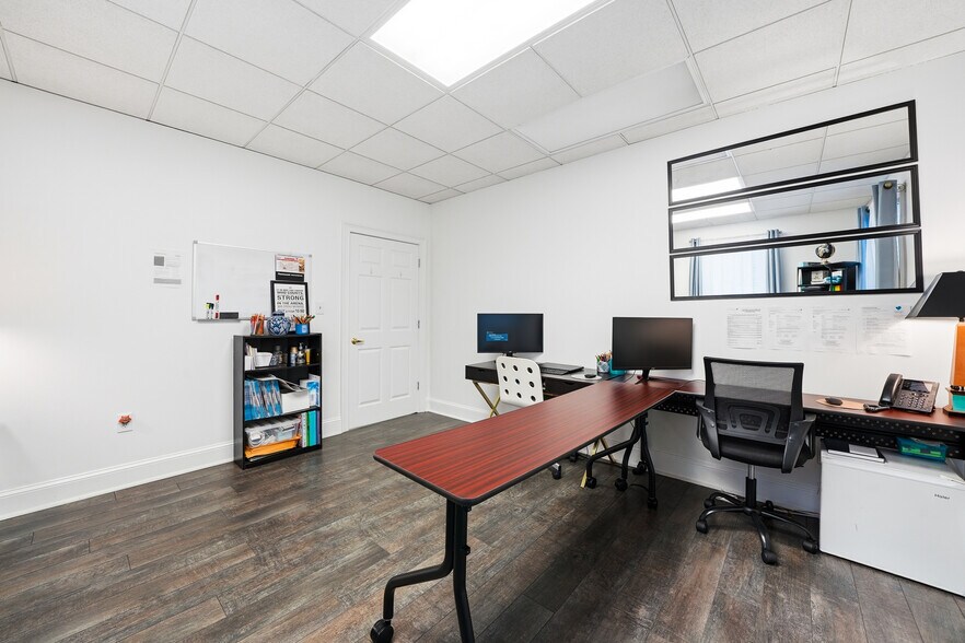 More Photos Of 324 Cherokee St NE, Marietta Office For Lease