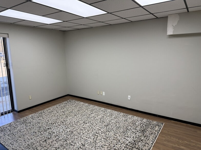 More Photos Of 1302 Jackson St, Fort Smith Industrial For Lease