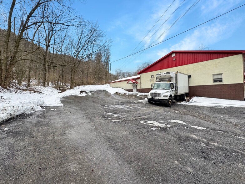 More Photos Of 151 Slaughter House Rd, Claysburg Warehouse For Sale