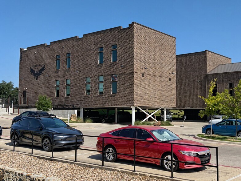 More Photos Of 6428 Davis Blvd, North Richland Hills General Retail For Lease