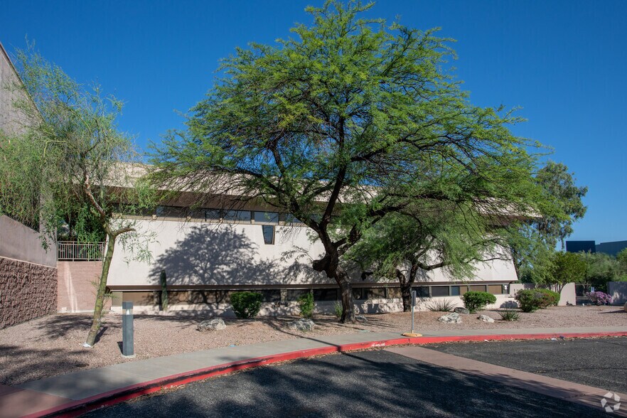 More Photos Of 4850 S Park Ave, Tucson Manufacturing For Lease