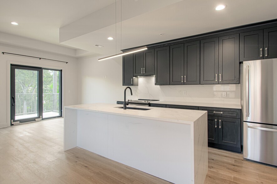More Photos Of 200 W Gregory Blvd, Kansas City Apartments For Sale