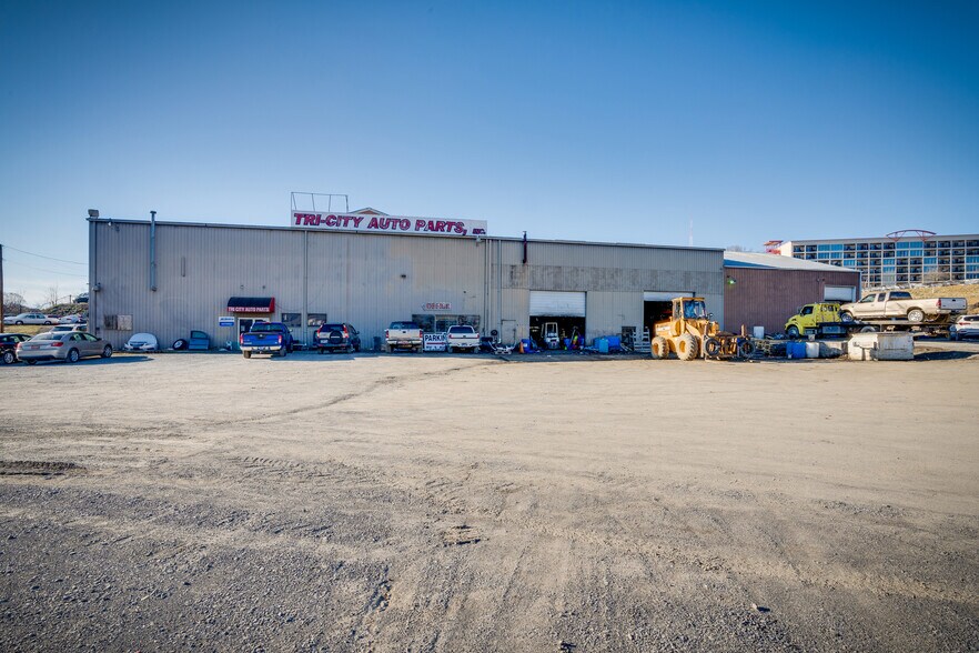 More Photos Of 116 Old Thomas Bridge Rd, Bluff City Warehouse For Lease