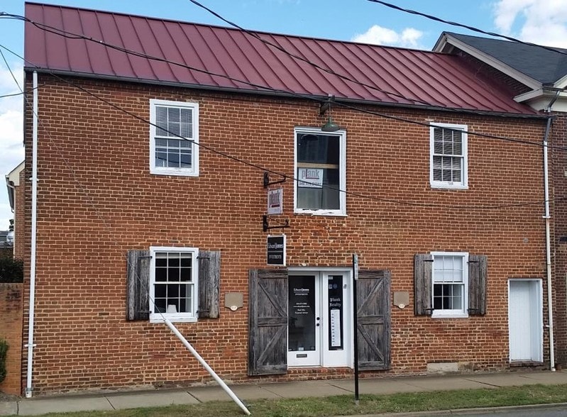 Primary Photo Of 1011 Charles St, Fredericksburg Loft Creative Space For Lease