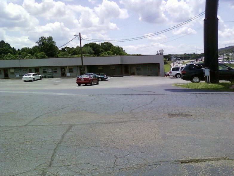 More Photos Of 6714-6716 Central Avenue Pike, Knoxville Office For Lease