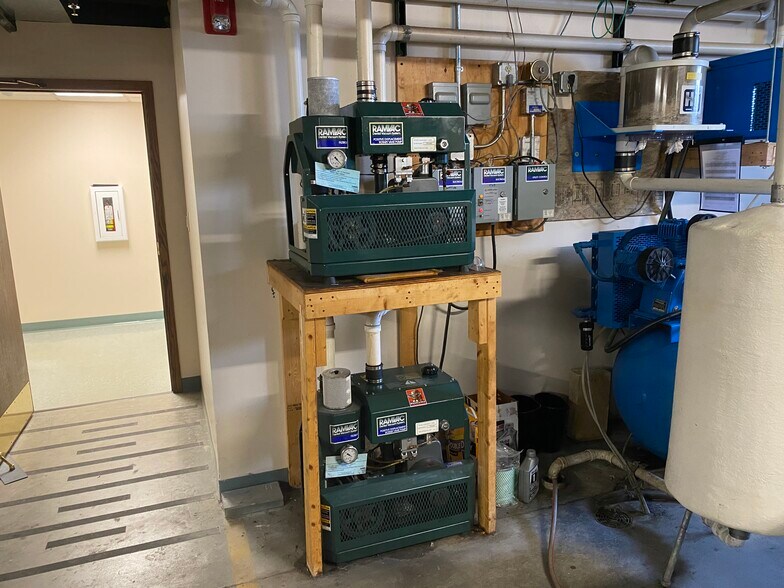 More Photos Of 1320 S Green Bay Rd, Mount Pleasant Medical For Lease