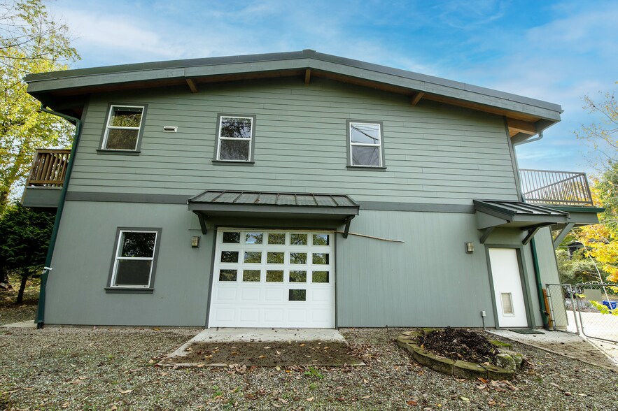 More Photos Of 8114 N Mississippi Ave, Portland Showroom For Lease