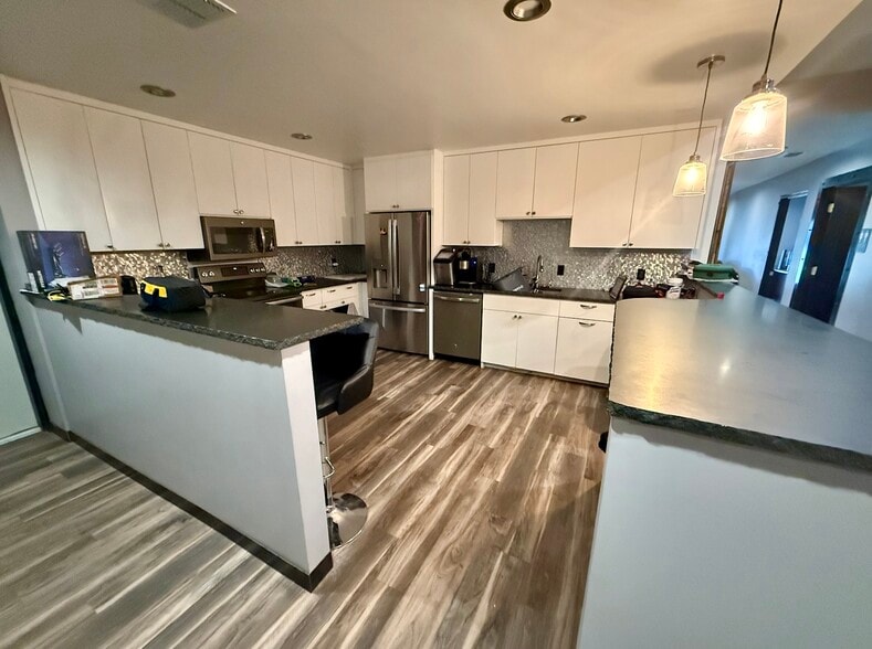More Photos Of 227 National Dr, Rockwall Flex For Sale