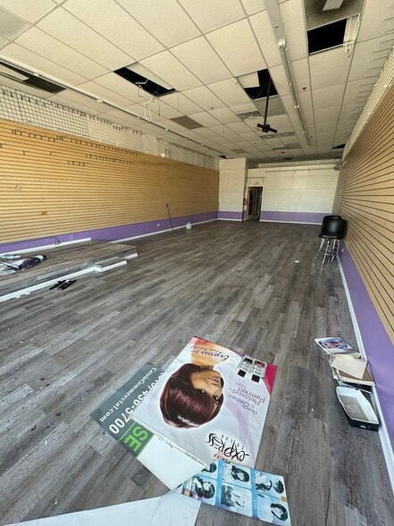 More Photos Of 1413 W 127th St, Calumet Park Storefront For Lease