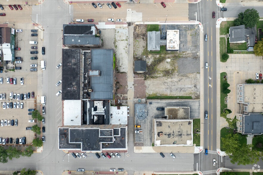 More Photos Of 217 Marquette St, LaSalle Hotel For Sale