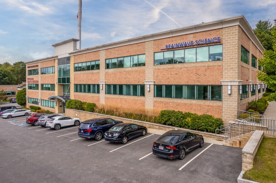 More Photos Of 257 Turnpike Rd, Southborough Medical For Lease