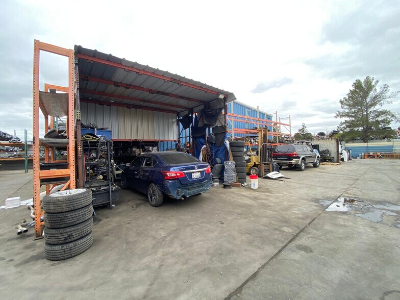 More Photos Of 3513 Recycle Rd, Rancho Cordova Auto Salvage Facility For Lease