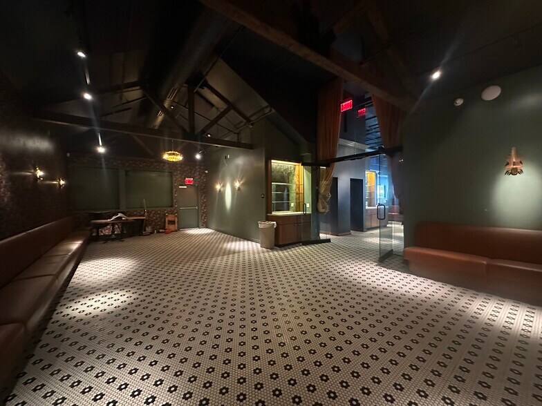 More Photos Of 1680 N Vine St, Hollywood Loft Creative Space For Lease